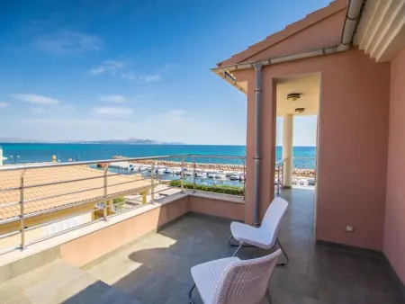 Maison seafront 4 chambres avec piscine à Son Serra de Marina : photo 8