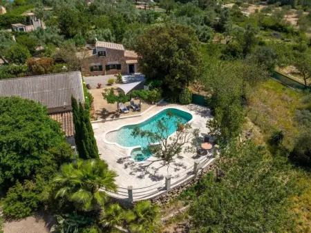 Location maison à Alcúdia, Romantisches Ferienhaus mit Jacuzzi im Freien