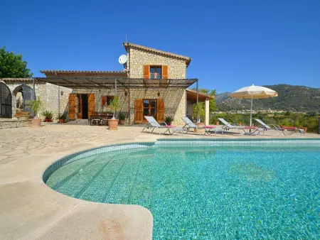 Location maison à Selva, in Selva mit Gepflegtem Garten