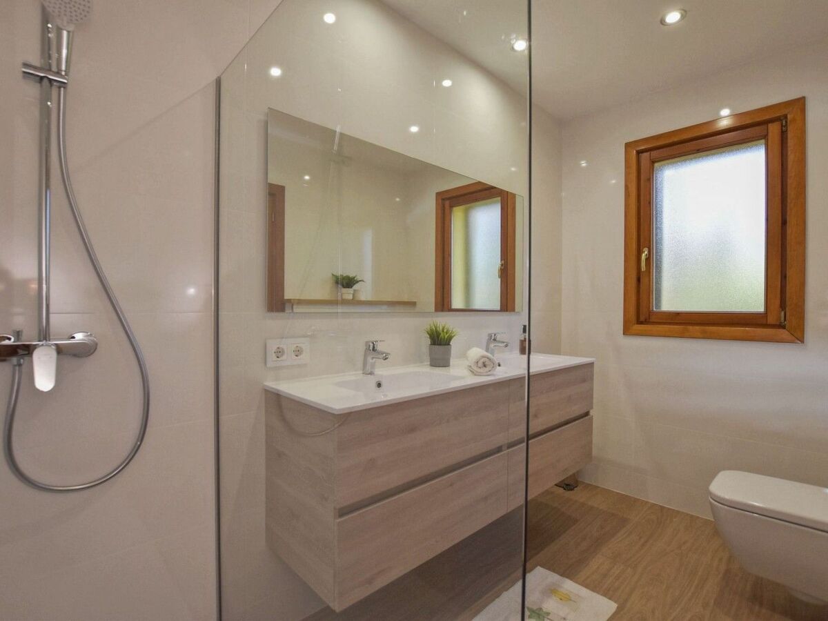Villa moderne avec piscine privée à Sa Pobla - Photo 25