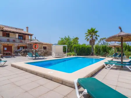 Location maison à Pollença, Grosses, komfortables Landhaus aus Stein auf drei Ebenen gebaut.