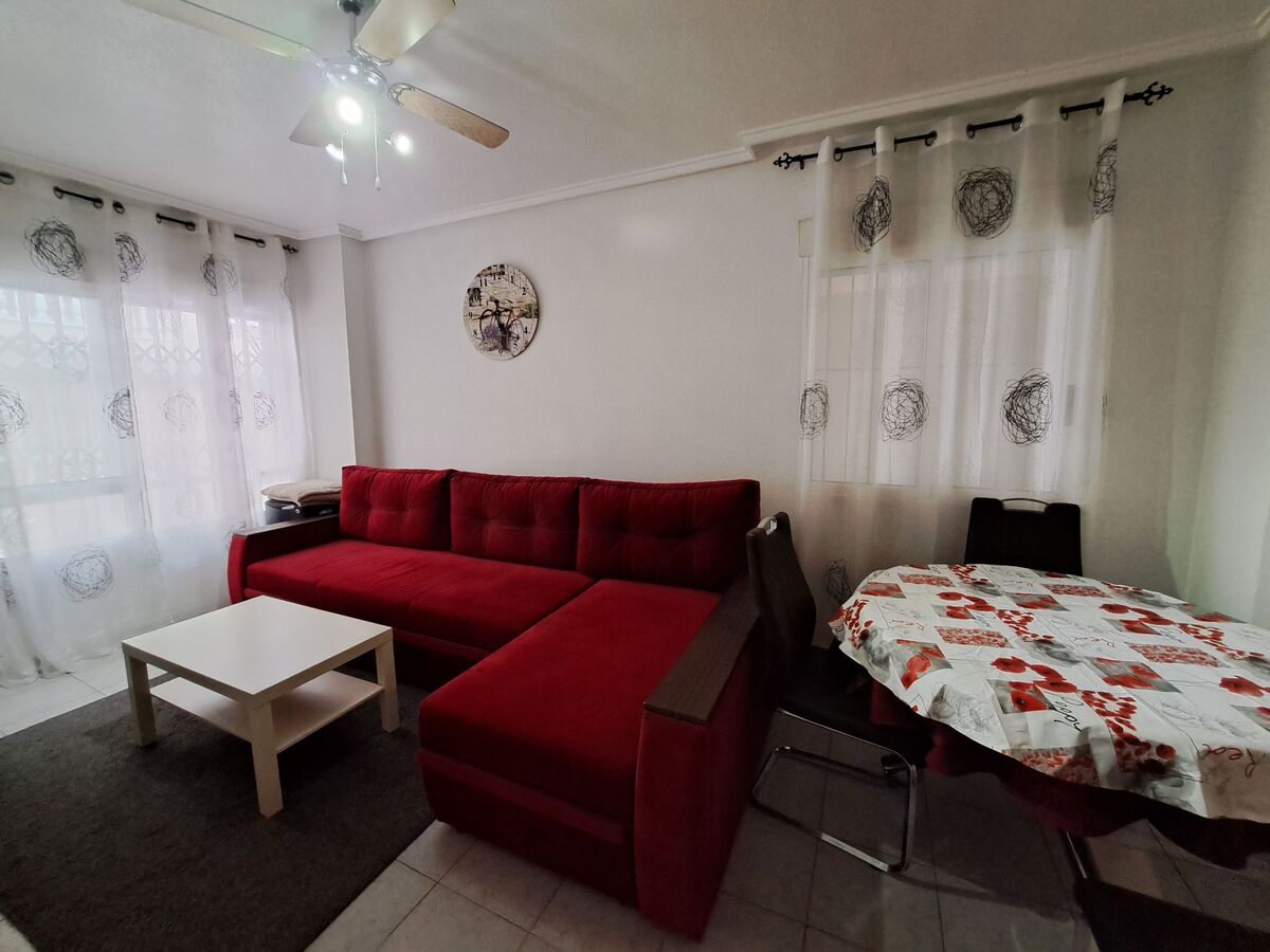 Appartement 80m² Torrevieja, 180m de la plage - Photo 2