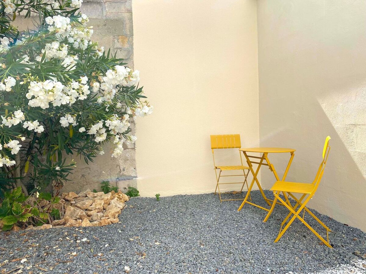 Studio rénové 25m² avec terrasse, centre historique - Photo 10