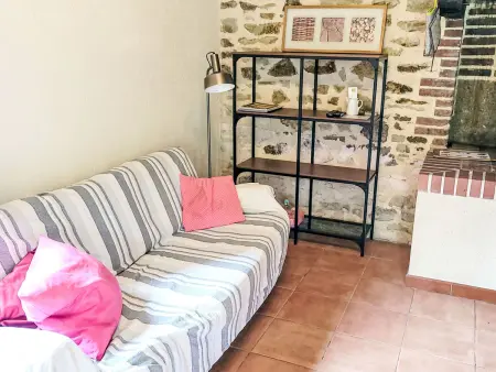 Maison en pierre à Cuillé avec grande terrasse ensoleillée : photo 2