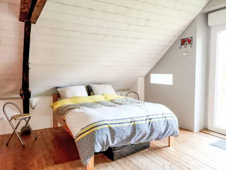 Maison en pierre à Cuillé avec grande terrasse ensoleillée : photo 11