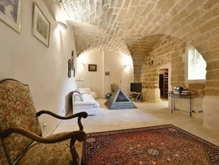 Maison médiévale de 1560 à Saint-Siffret - Photo 1