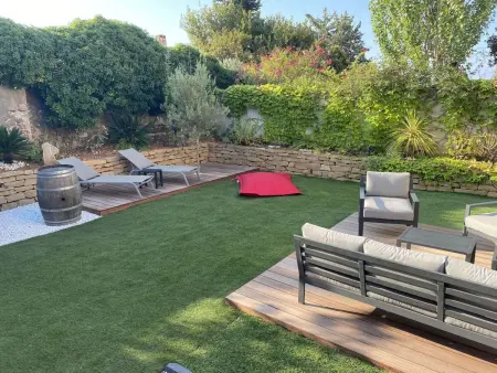 Location appartement à Bandol, Cosy T3 with intimist garden