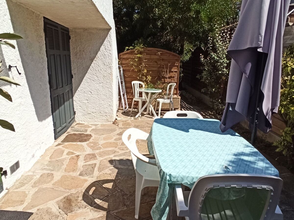 Appartement provençal calme avec terrasse à Cavalaire - Photo 1