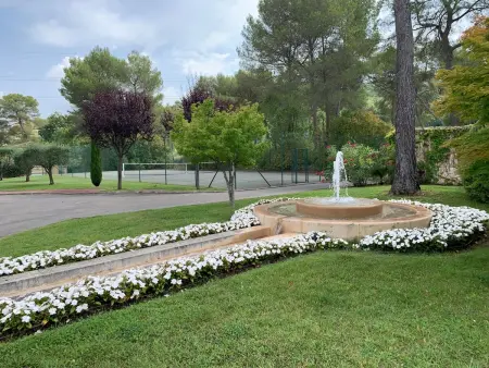 Appartement Mougins, jardin méditerranéen et piscine : photo 12