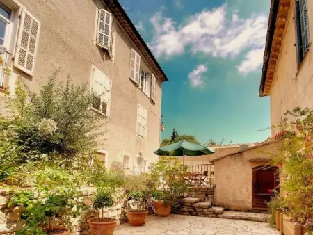 Studio avec jardin privé clos à Valbonne : photo 2