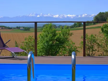 Location maison à Sarraguzan, in Sarraguzan mit Privatem Pool