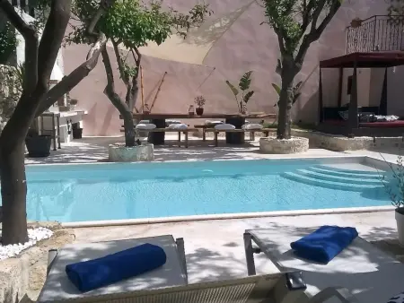 Location maison à Adele, Ferienvilla The Manor direkt am Strand