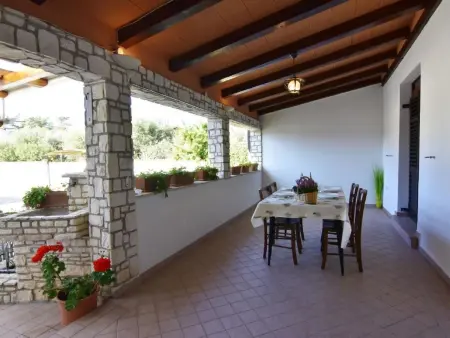 Maison Anna à Zambratija, 300 m de la plage