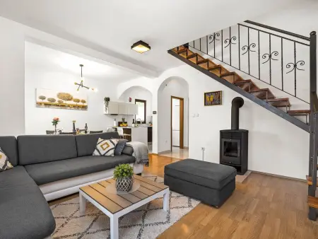 Villa Lara à Rogovići : maison 9 pers., piscine privée : photo 8