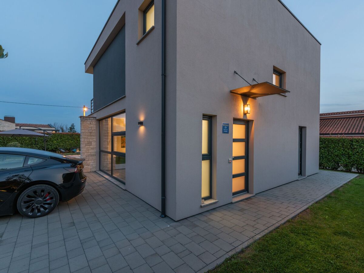 Villa BeLexo à Dračevac : maison design avec piscine 32 m² - Photo 7