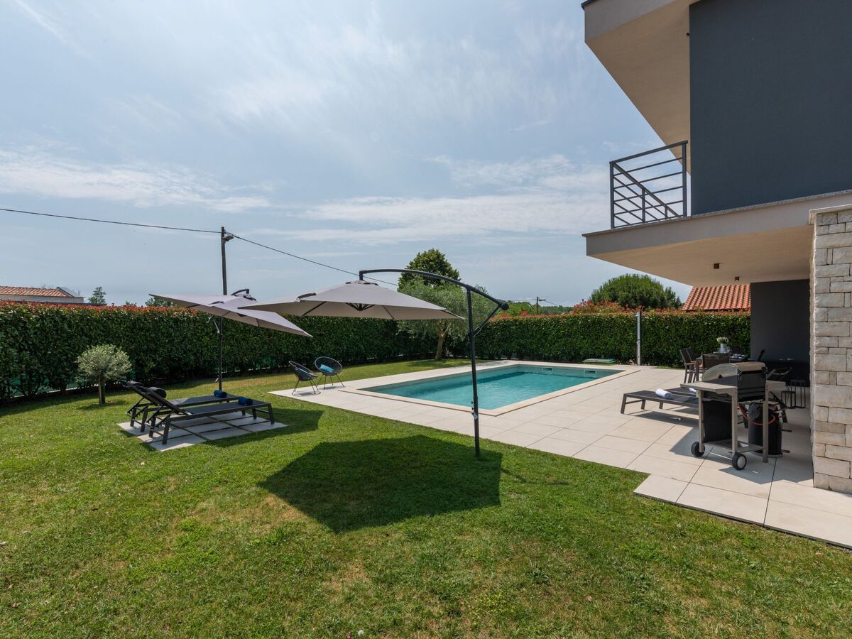 Villa BeLexo à Dračevac : maison design avec piscine 32 m² - Photo 8