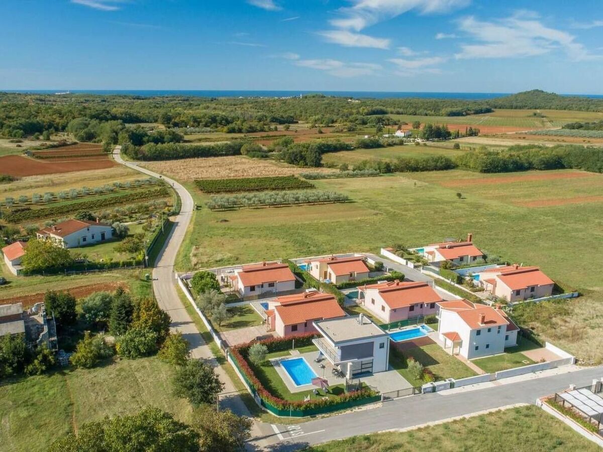 Villa BeLexo à Dračevac : maison design avec piscine 32 m² - Photo 9