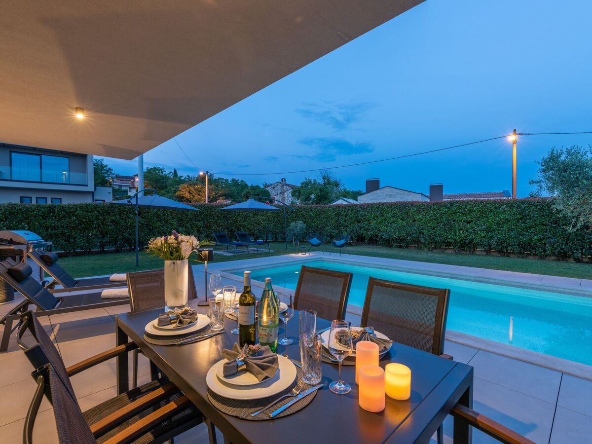 Villa BeLexo à Dračevac : maison design avec piscine 32 m² - Photo 11