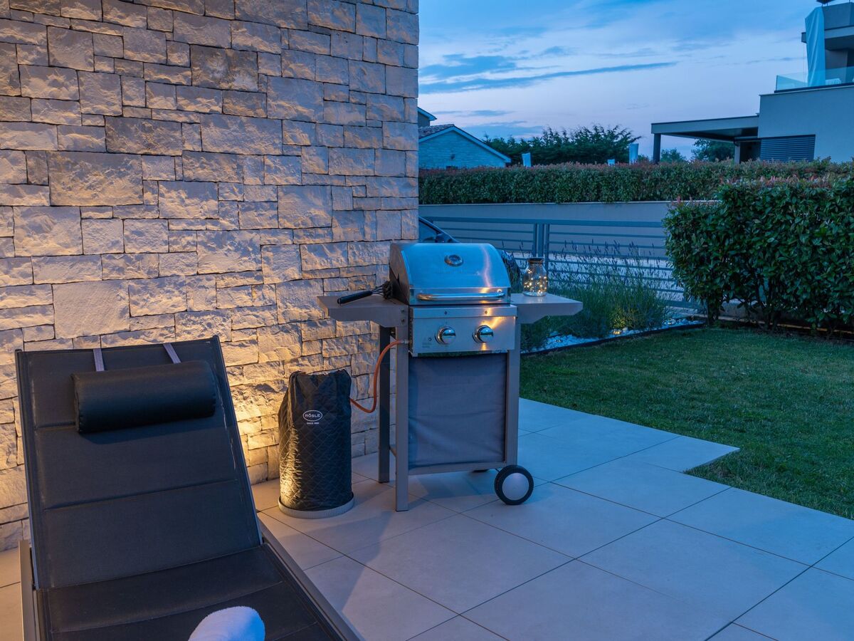 Villa BeLexo à Dračevac : maison design avec piscine 32 m² - Photo 12