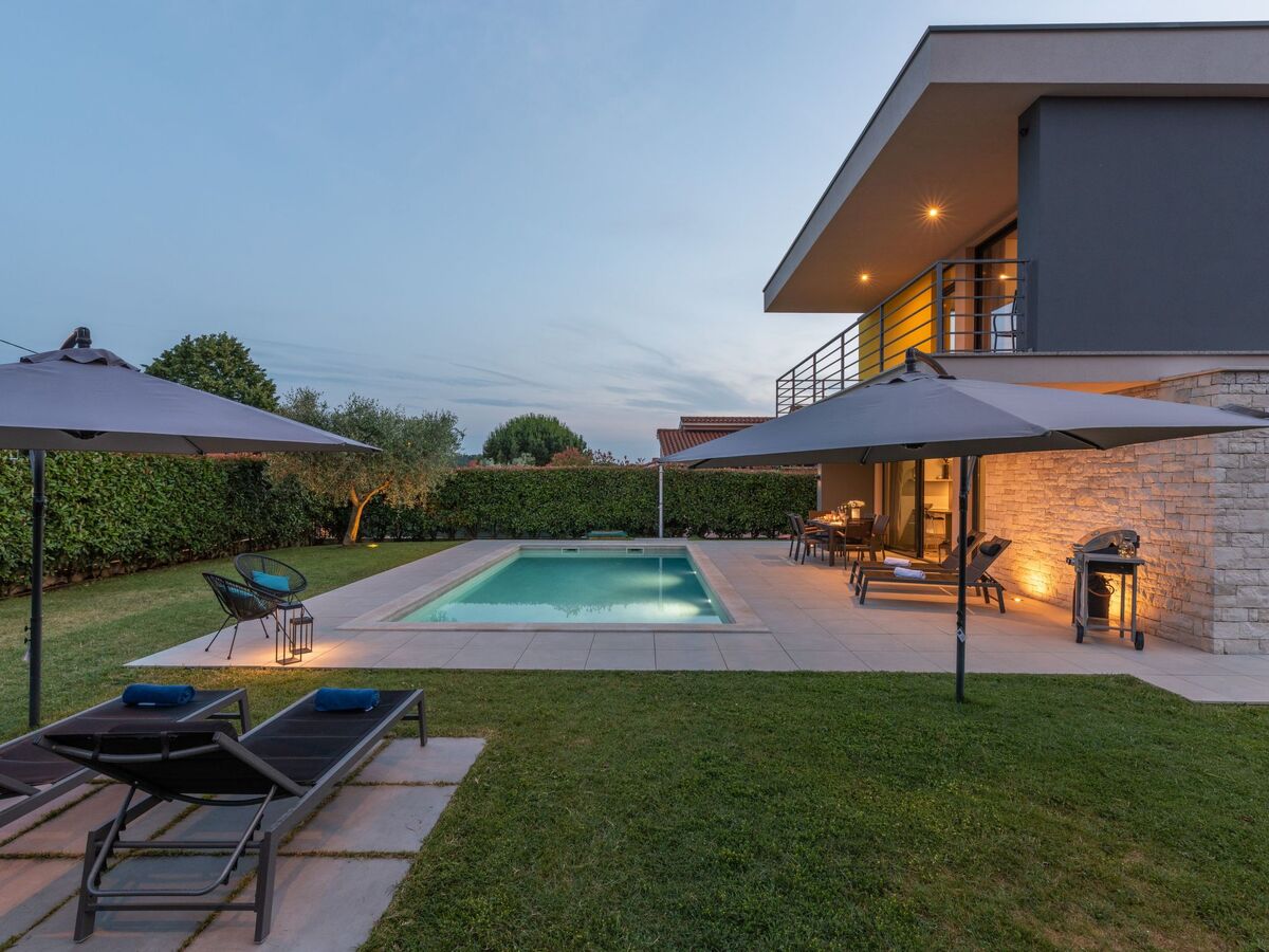 Villa BeLexo à Dračevac : maison design avec piscine 32 m² - Photo 14