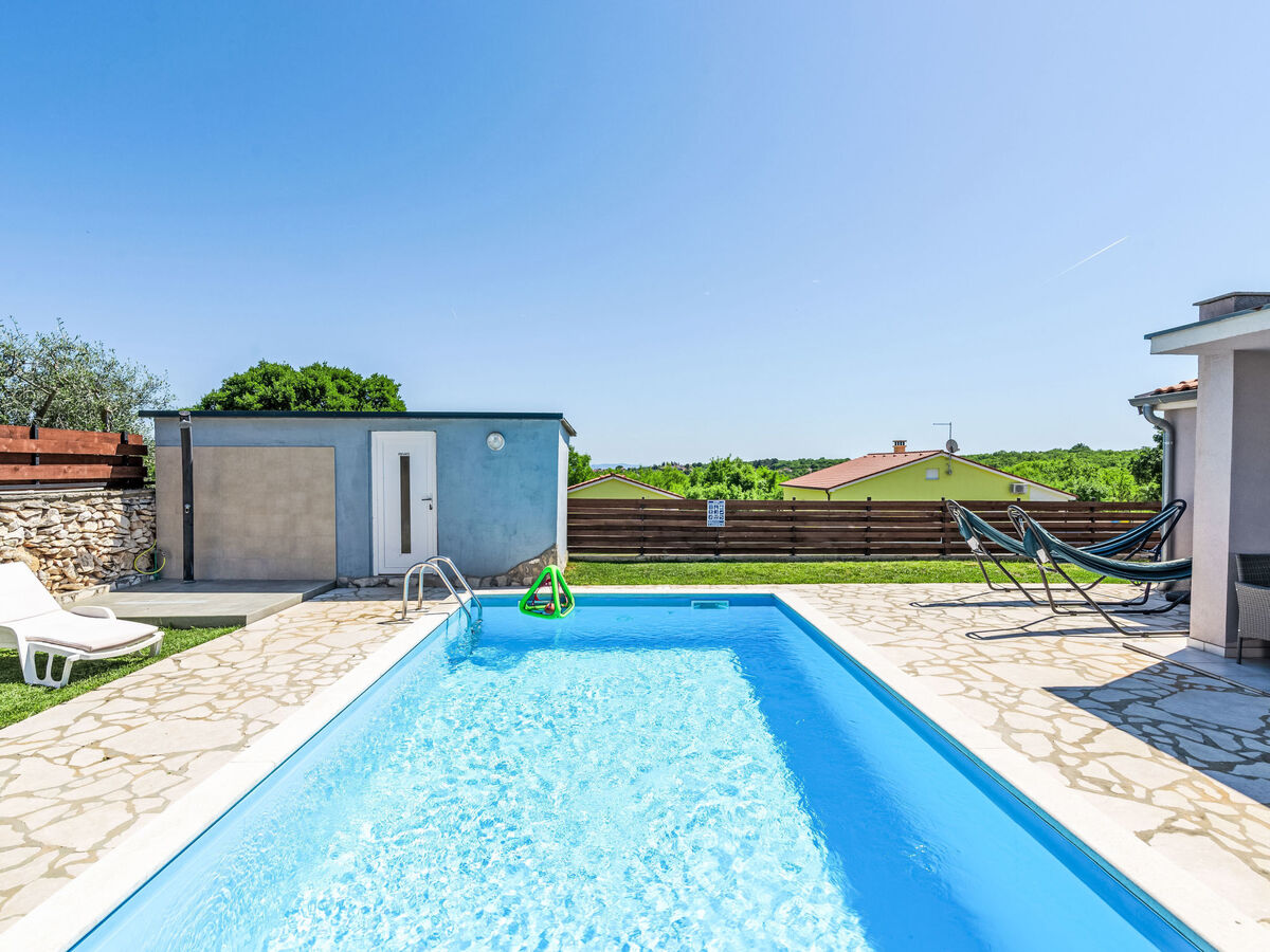 Villa indépendante avec piscine chauffée à Rakalj - Photo 17