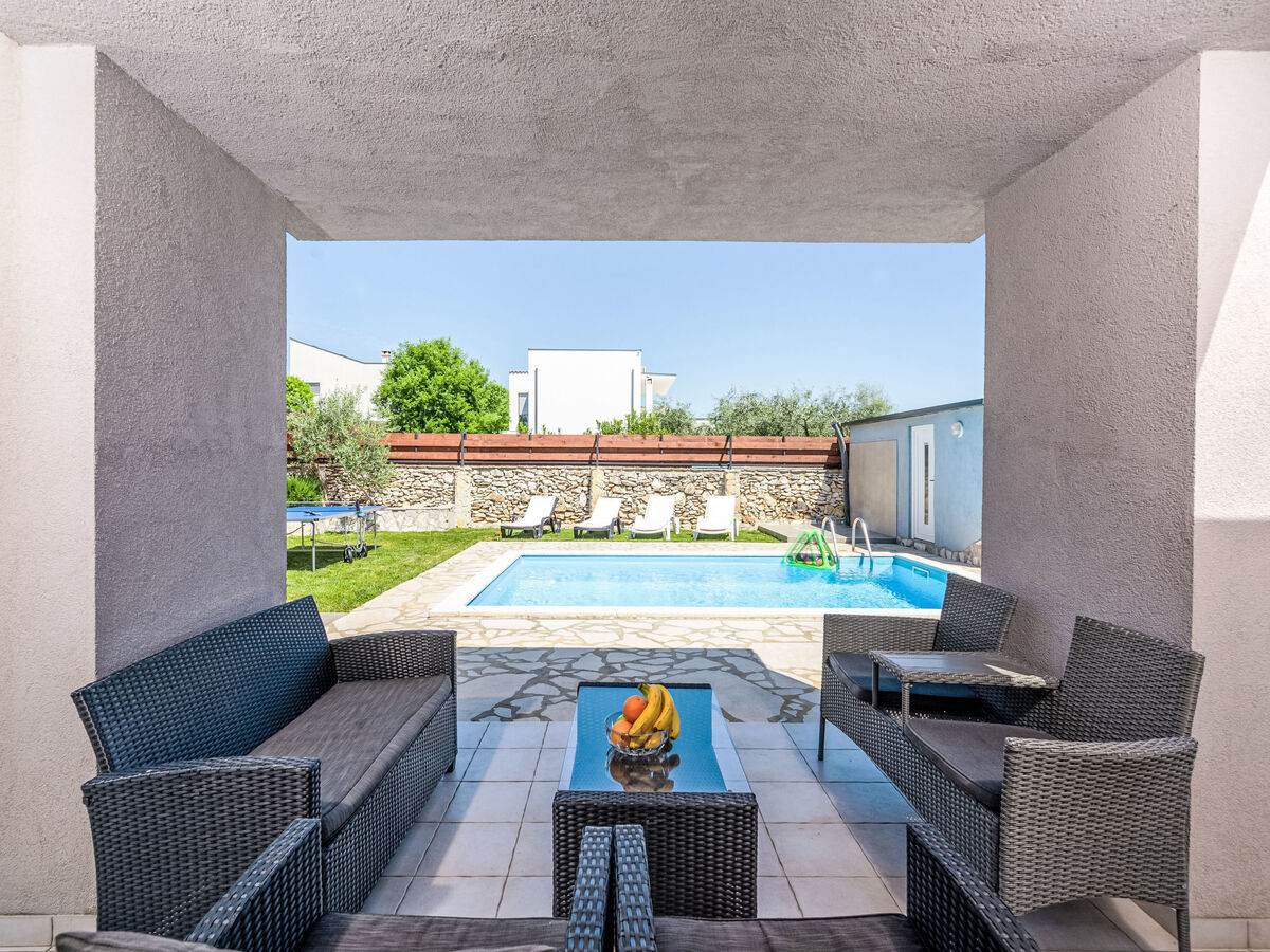 Villa indépendante avec piscine chauffée à Rakalj - Photo 25