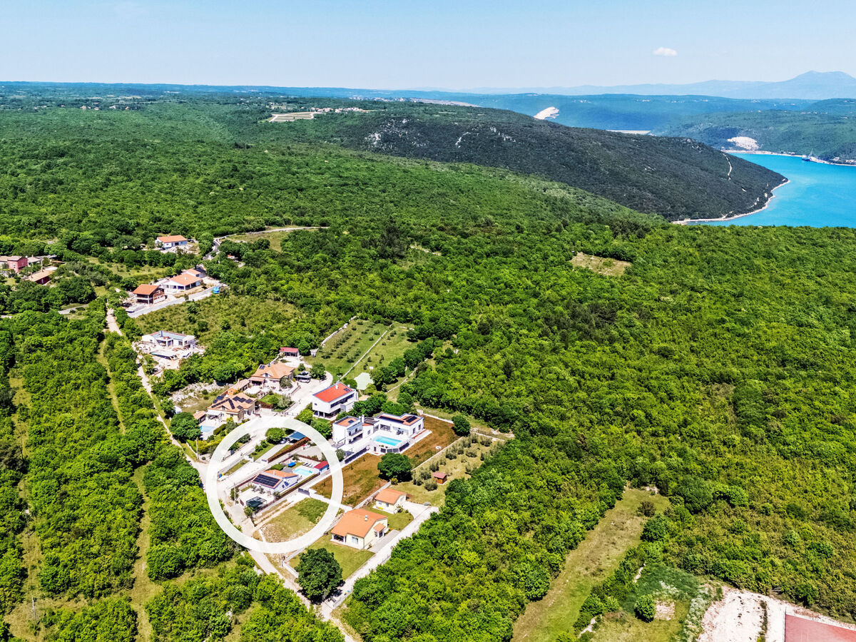 Villa indépendante avec piscine chauffée à Rakalj - Photo 28