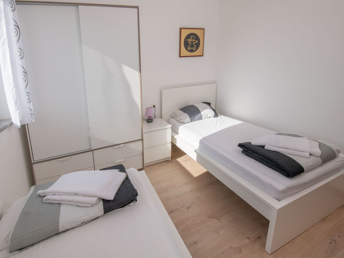 Villa indépendante avec piscine chauffée à Rakalj - Photo 42