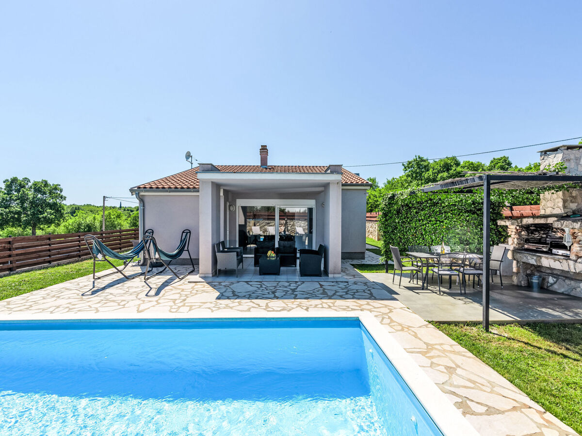Villa indépendante avec piscine chauffée à Rakalj - Photo 57