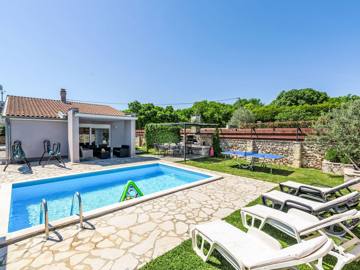 Villa indépendante avec piscine chauffée à Rakalj - Photo 74