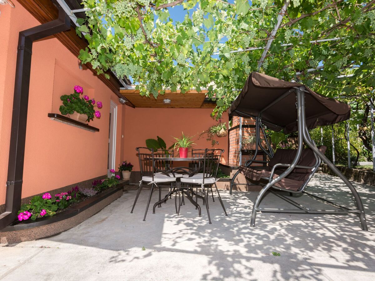 Maison à Matulj : jardin privé, terrasse et barbecue - Photo 2