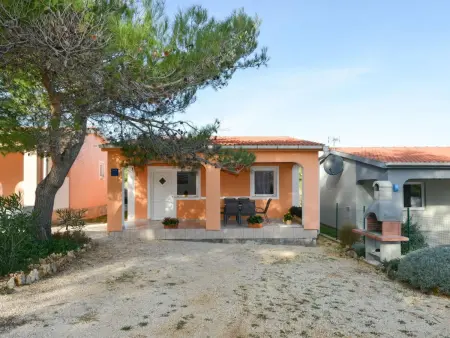 Maison avec terrasses près du bois à Vir : photo 2