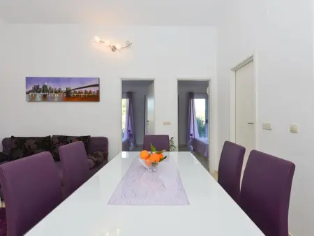 Maison avec terrasses près du bois à Vir : photo 4