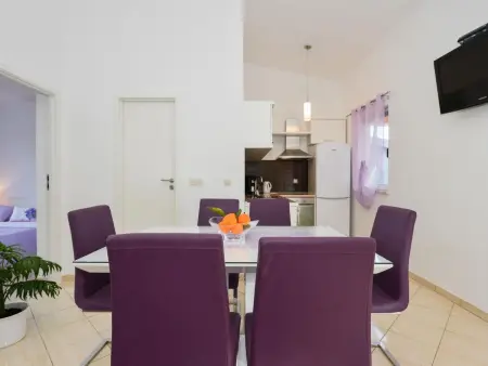 Maison avec terrasses près du bois à Vir : photo 5