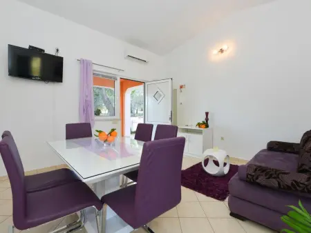 Maison avec terrasses près du bois à Vir : photo 10