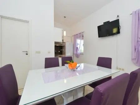 Maison avec terrasses près du bois à Vir : photo 11