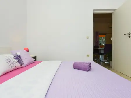 Maison avec terrasses près du bois à Vir : photo 25