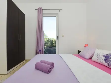 Maison avec terrasses près du bois à Vir : photo 26