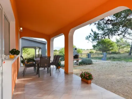 Maison avec terrasses près du bois à Vir : photo 33