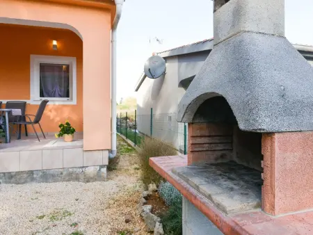 Maison avec terrasses près du bois à Vir : photo 34