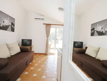 House Peša à Vir : maison 8 pers., jardin & jacuzzi : photo 17