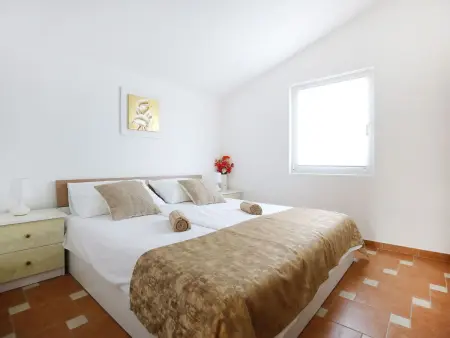 House Peša à Vir : maison 8 pers., jardin & jacuzzi : photo 24
