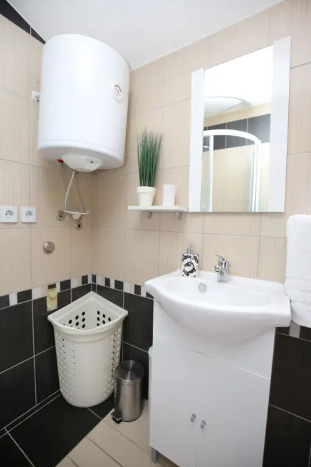 House Peša à Vir : maison 8 pers., jardin & jacuzzi : photo 25