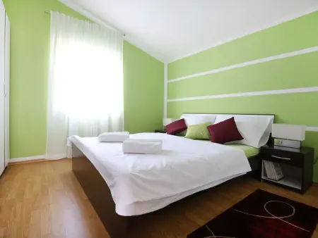House Peša à Vir : maison 8 pers., jardin & jacuzzi : photo 32