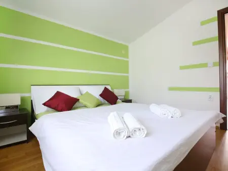 House Peša à Vir : maison 8 pers., jardin & jacuzzi : photo 34