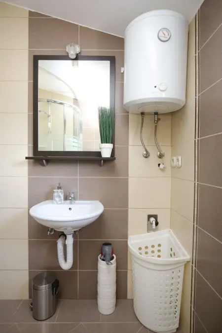 House Peša à Vir : maison 8 pers., jardin & jacuzzi : photo 36