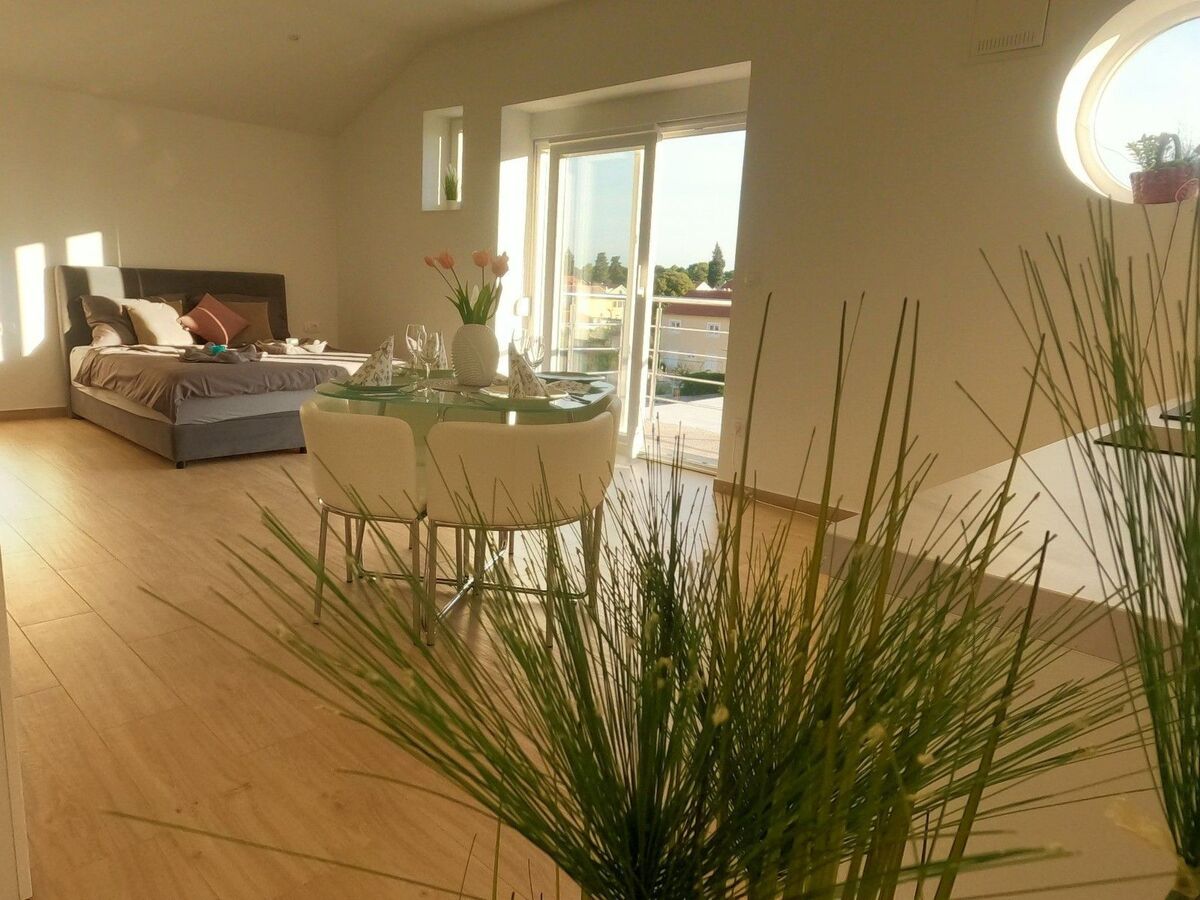 Villa Lotti à Bilice : 5 appartements, piscine chauffée et vue mer - Photo 7