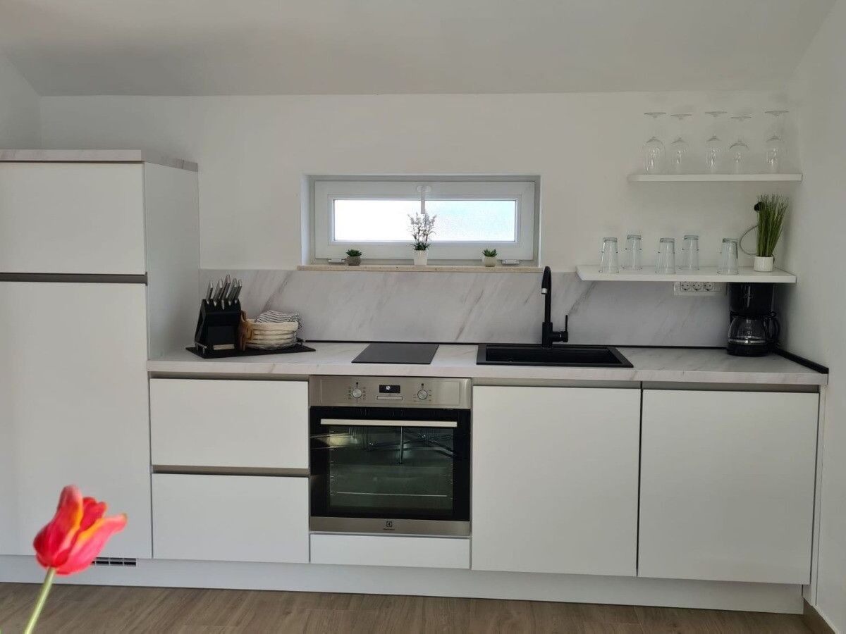 Villa Lotti à Bilice : 5 appartements, piscine chauffée et vue mer - Photo 10