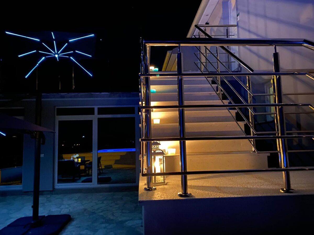 Villa Lotti à Bilice : 5 appartements, piscine chauffée et vue mer - Photo 14