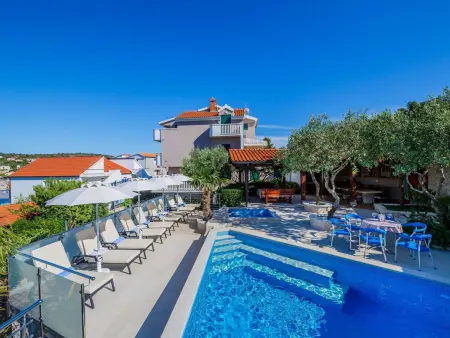 Villa 18 pers. avec piscine et ponton privé à Ražanj : photo 2